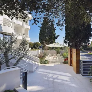 4* לינה וארוחת בוקר Residence Rovinj